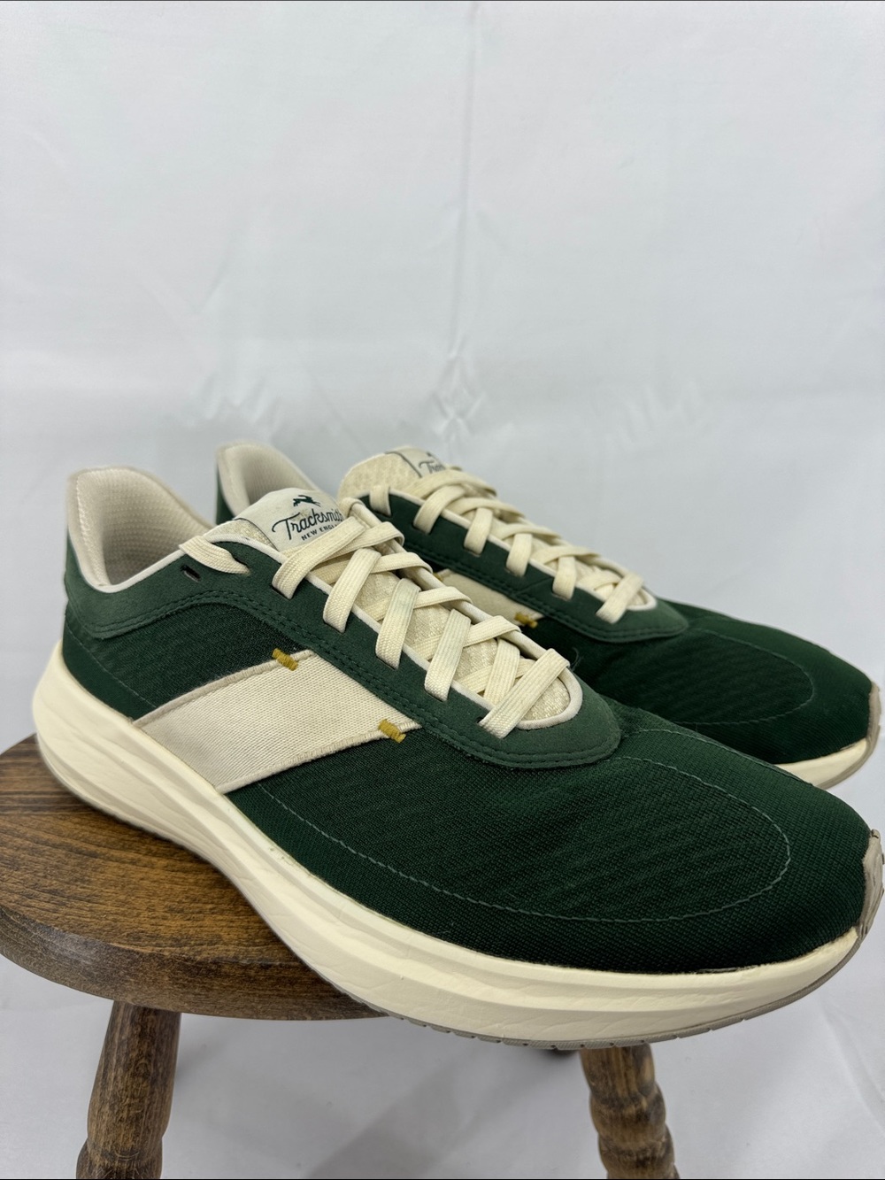 Tracksmith Eliot Runners Mens Fashion Sneakers in Hunter Green & Cream, sz 10.5